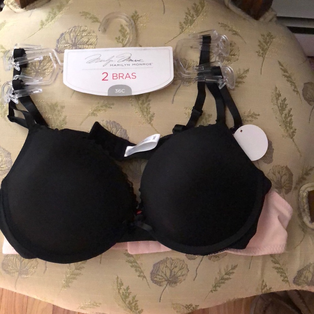 2 Marilyn Monroe bras - Picture 2 of 4